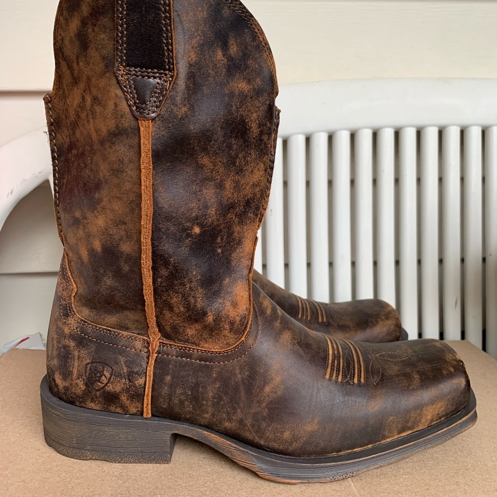 New Ariat Men's Distressed Brown Western Boots